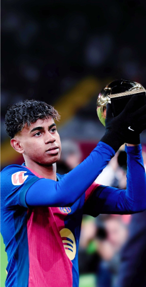 土超比赛双方在禁区里打架，裁判未吹停比赛导致主队打入空门